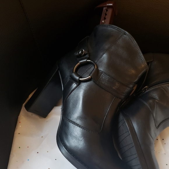 HP. Stuart Weitzman Leather Bootie - Picture 5 of 16
